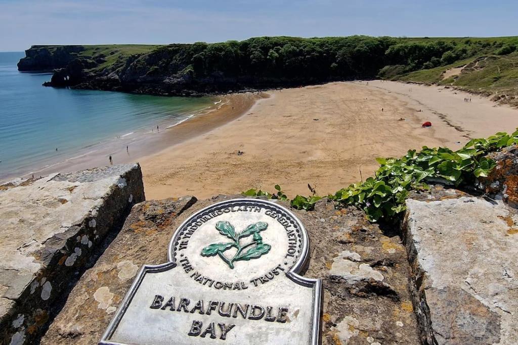 Sea View Luxury 5 Star Cottage Near Milford Marina Milford Haven Bagian luar foto