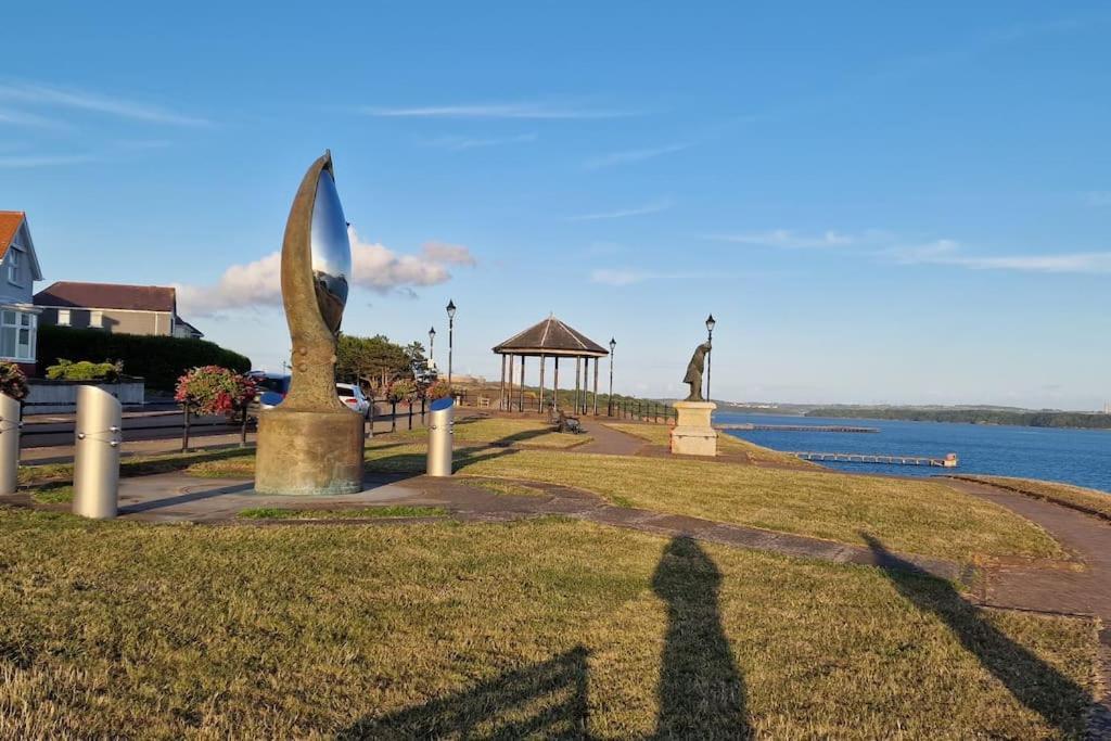 Sea View Luxury 5 Star Cottage Near Milford Marina Milford Haven Bagian luar foto