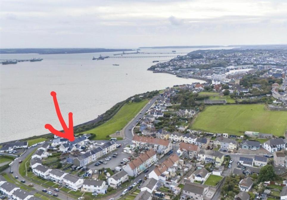 Sea View Luxury 5 Star Cottage Near Milford Marina Milford Haven Bagian luar foto